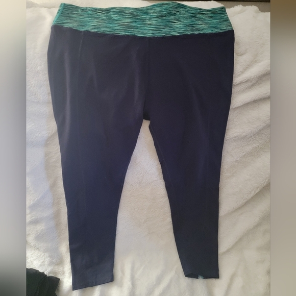 Fabletics Blue and Green Leggings Sz XXL - Picture 1 of 6